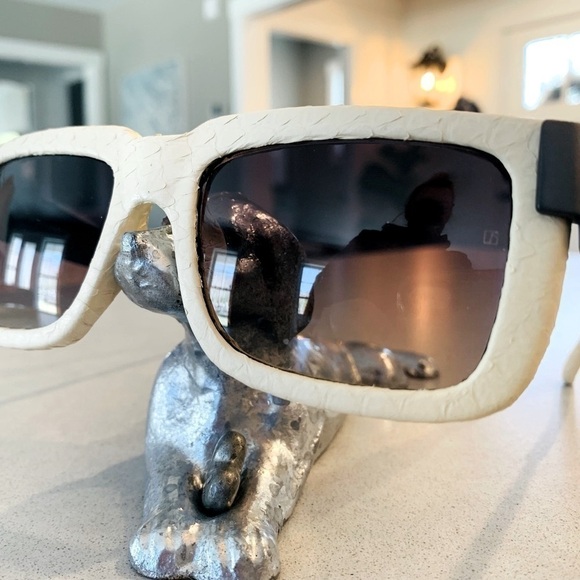 LINDA Farrow Luxe Leather Wrapped & Mat Black Sunglasses - Picture 2 of 11